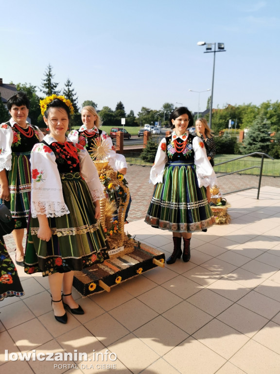 Dożynki w parafii pw. Chrystusa Dobrego Pasterza w Łowiczu.