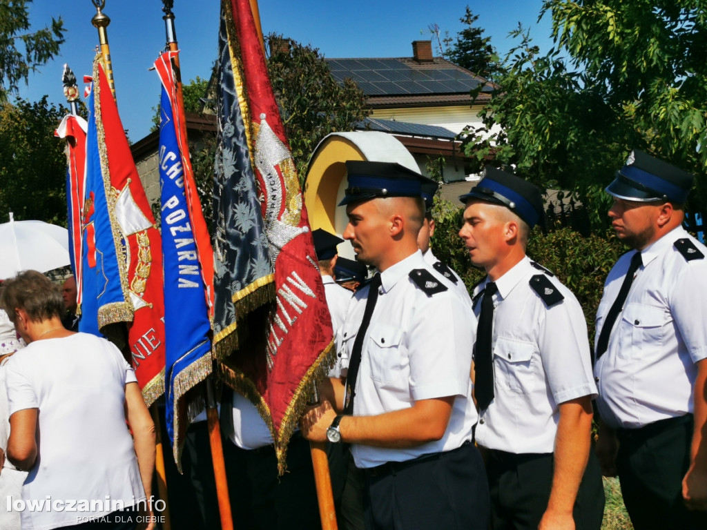 Uroczysta msza święta przy Sanktuarium w Domaniewicach.