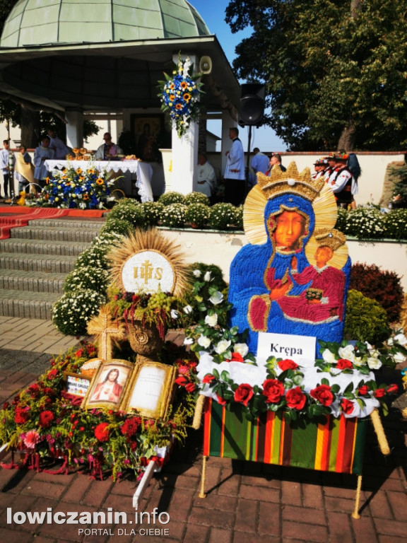 Uroczysta msza święta przy Sanktuarium w Domaniewicach.