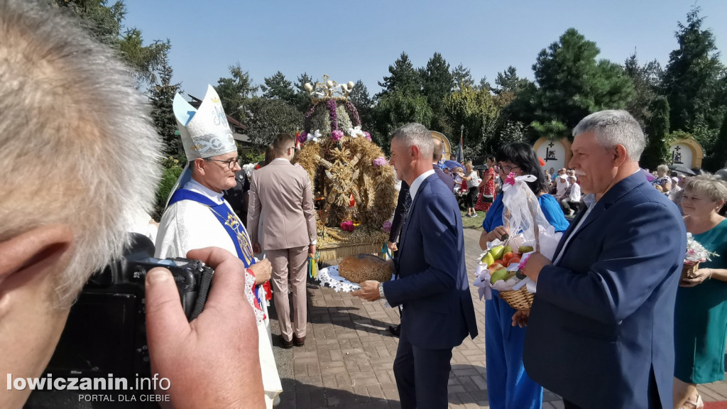 Uroczysta msza święta przy Sanktuarium w Domaniewicach.