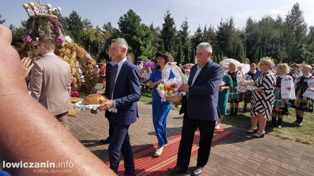 Uroczysta msza święta przy Sanktuarium w Domaniewicach.
