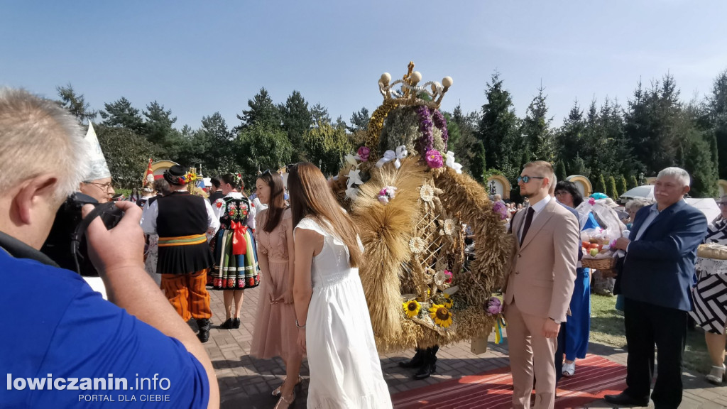 Uroczysta msza święta przy Sanktuarium w Domaniewicach.