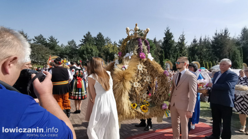 Uroczysta msza święta przy Sanktuarium w Domaniewicach.