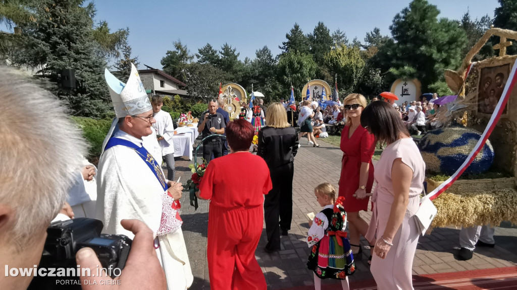 Uroczysta msza święta przy Sanktuarium w Domaniewicach.
