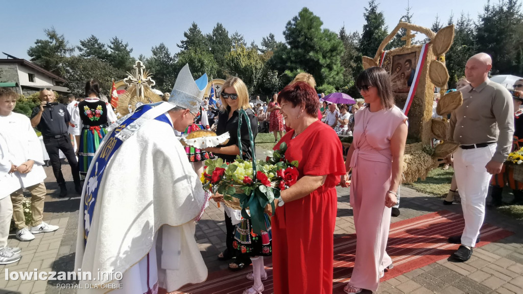 Uroczysta msza święta przy Sanktuarium w Domaniewicach.