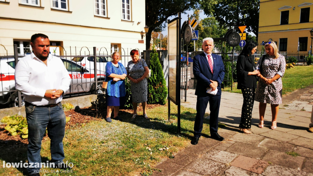 NSZZ Solidarność pod pomnikiem bł. ks. Jerzego Popiełuszki.