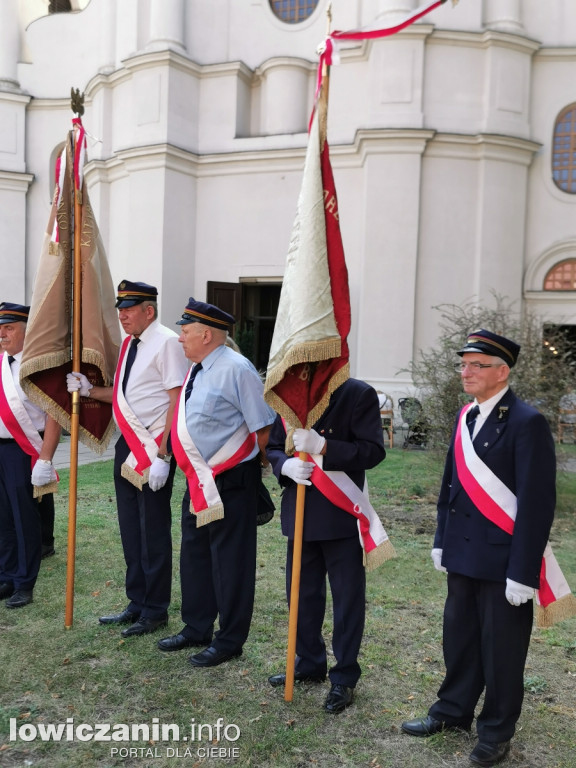 NSZZ Solidarność pod pomnikiem bł. ks. Jerzego Popiełuszki.