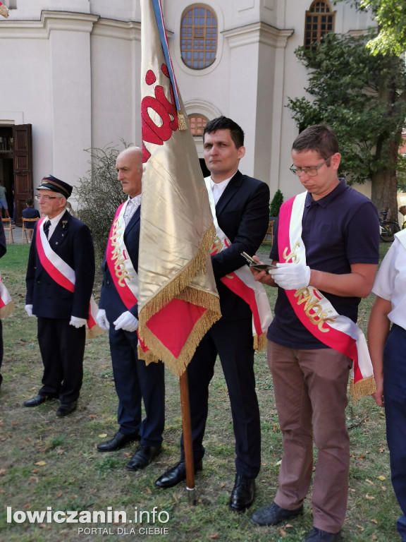NSZZ Solidarność pod pomnikiem bł. ks. Jerzego Popiełuszki.