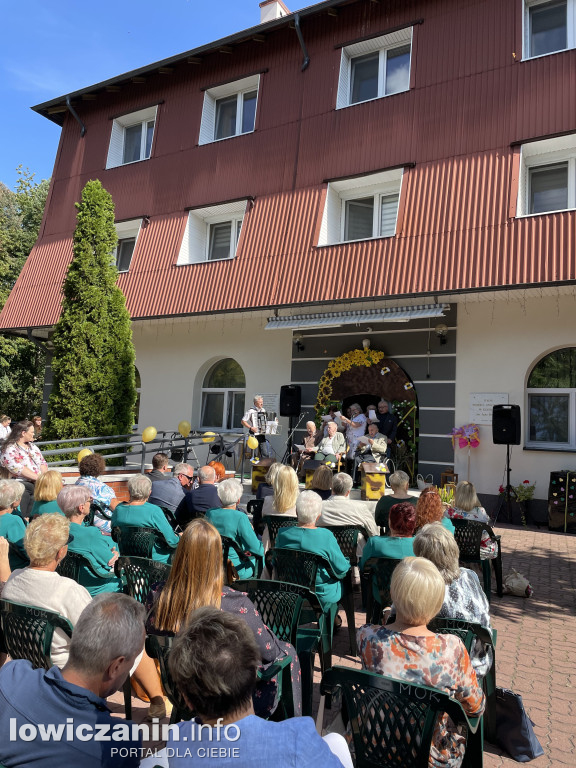 Ogród edukacyjno-terapeutyczny w DPS otwarty