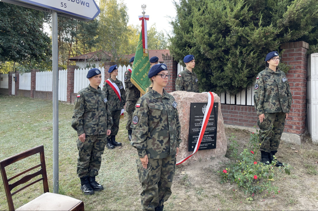 Dobieszków upamiętnił powstańców pomnikiem