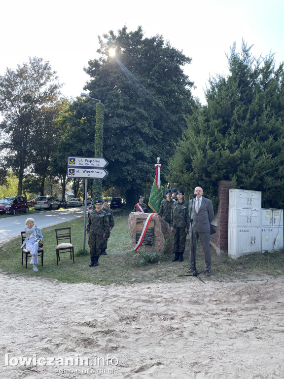 Dobieszków upamiętnił powstańców pomnikiem
