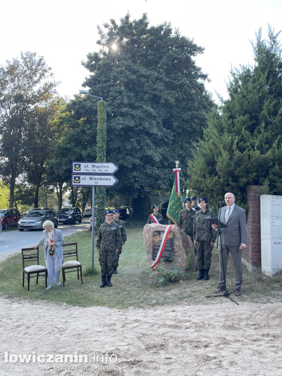 Dobieszków upamiętnił powstańców pomnikiem