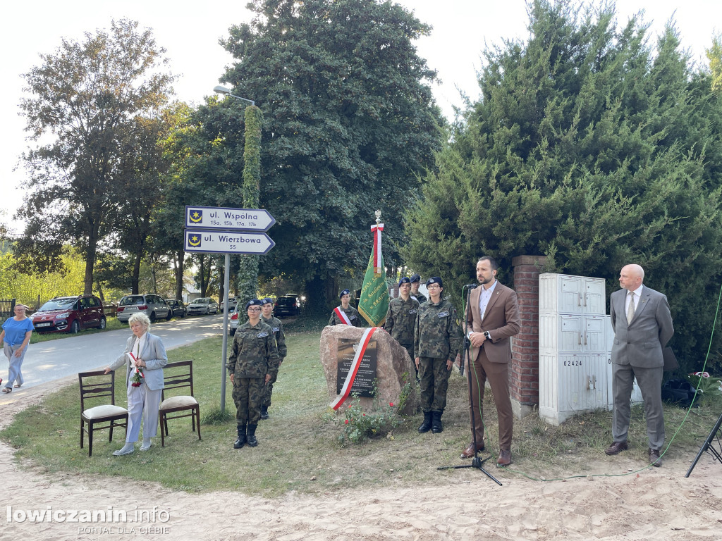 Dobieszków upamiętnił powstańców pomnikiem