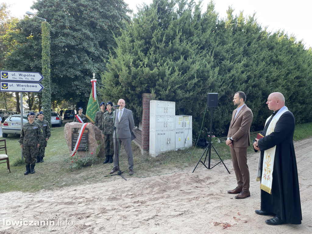 Dobieszków upamiętnił powstańców pomnikiem