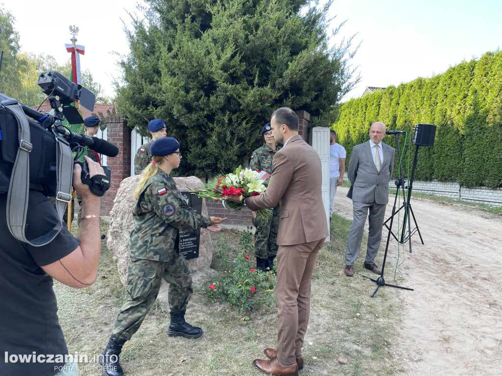 Dobieszków upamiętnił powstańców pomnikiem