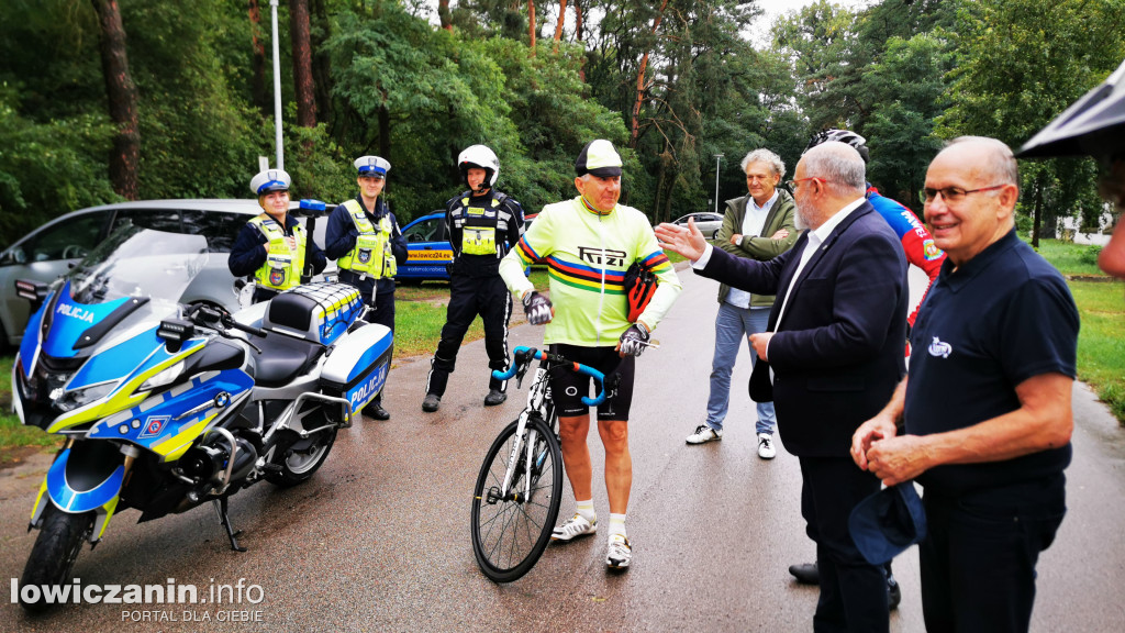 Ruszył rajd rowerowy z Lasku Miejskiego w Łowiczu