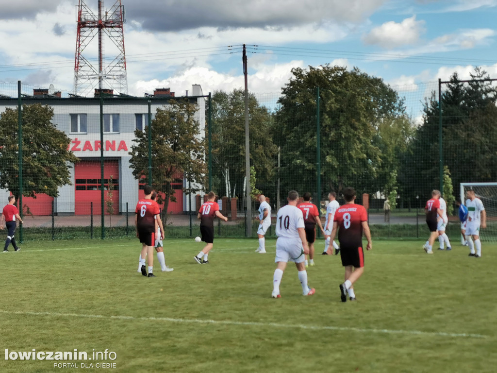 Mecz samorządowcy kontra uczniowie na Blichu