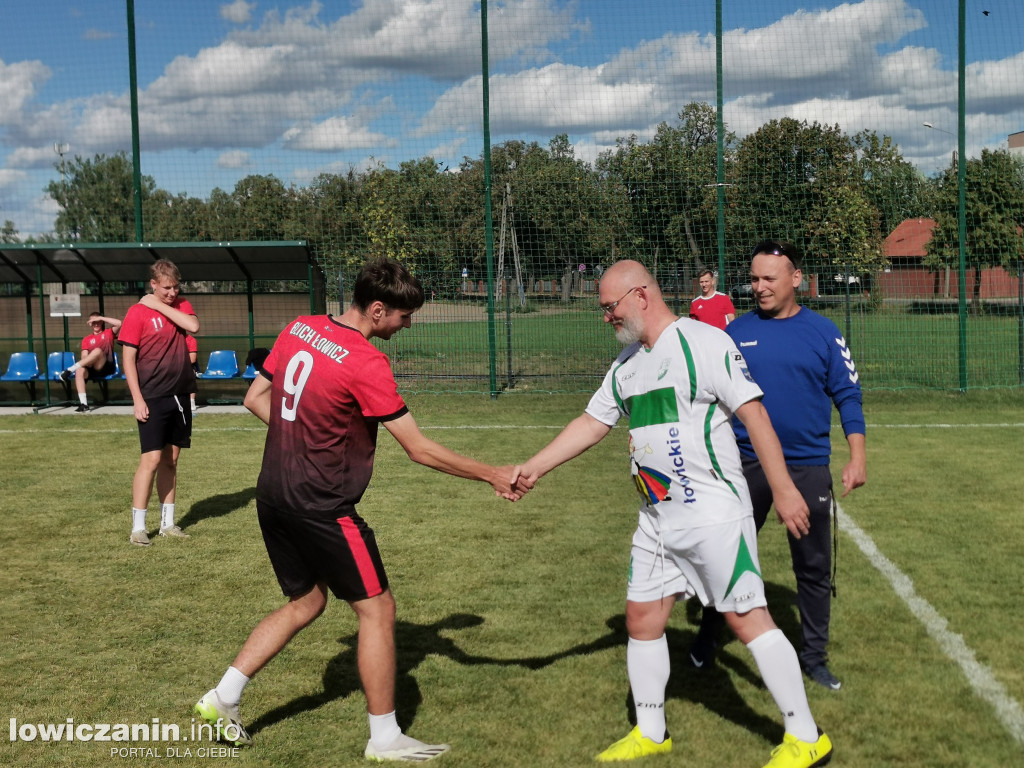 Mecz samorządowcy kontra uczniowie na Blichu