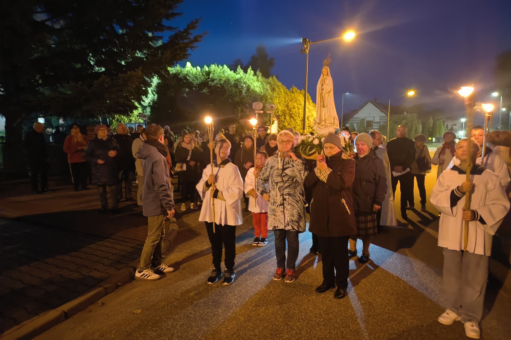 Różaniec ulicami Korabki
