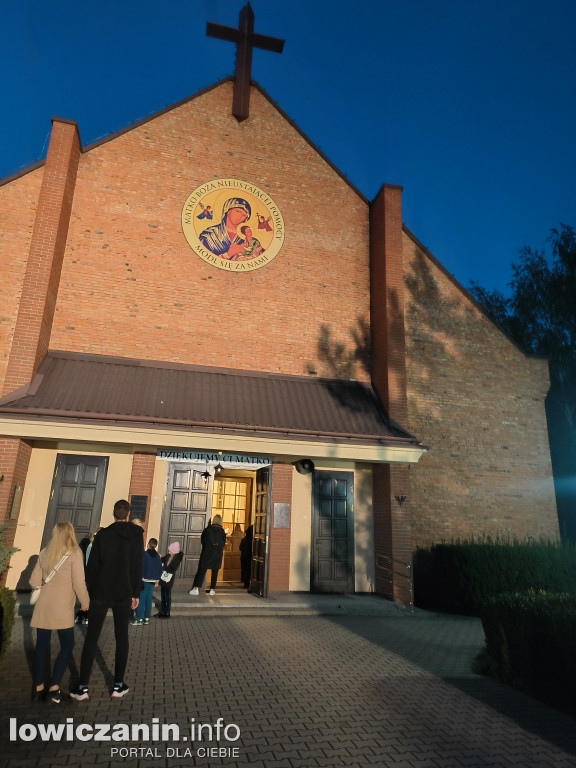 Różaniec ulicami Korabki