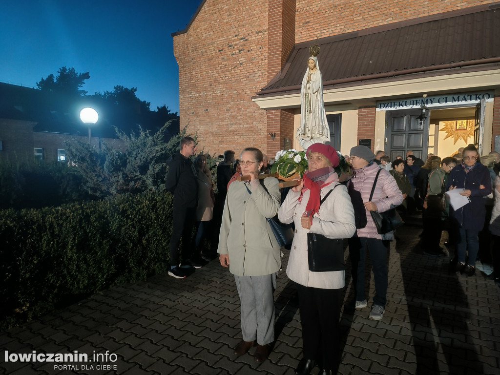Różaniec ulicami Korabki
