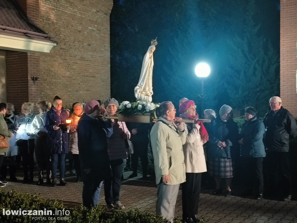 Różaniec ulicami Korabki