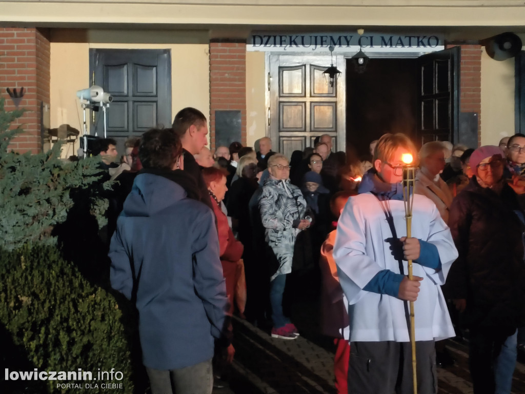 Różaniec ulicami Korabki