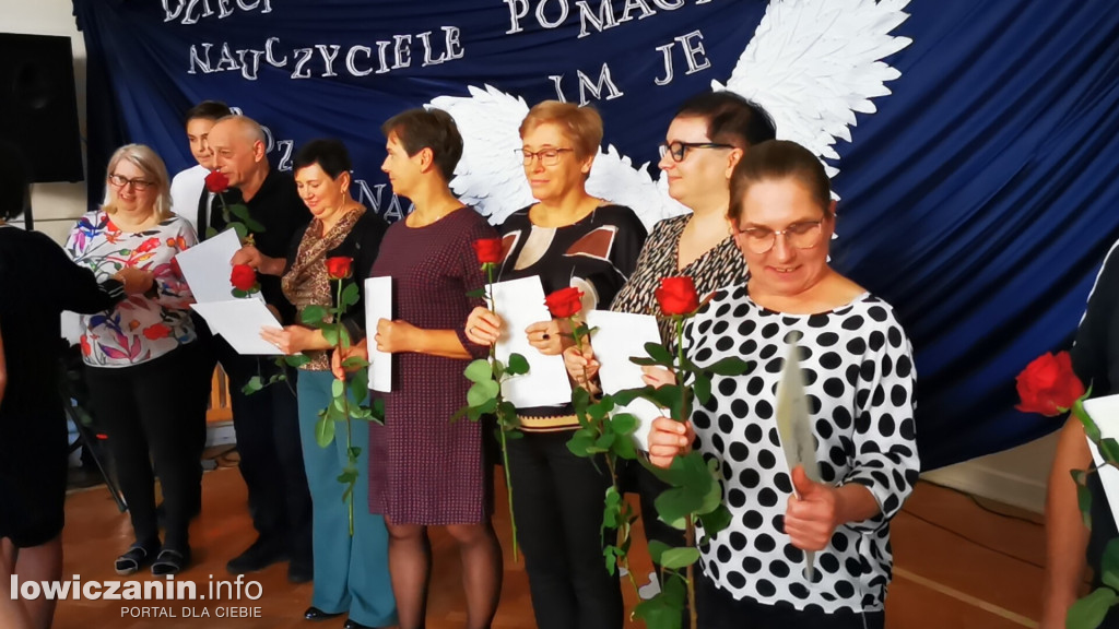 SP1 Łowicz. Uroczystość z okazji Dnia Edukacji Narodowej