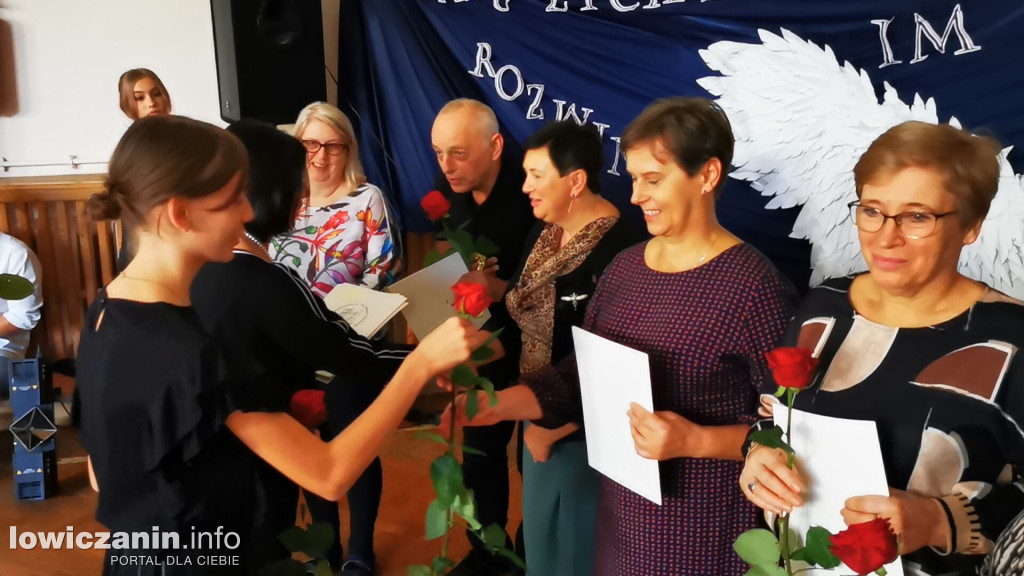 SP1 Łowicz. Uroczystość z okazji Dnia Edukacji Narodowej