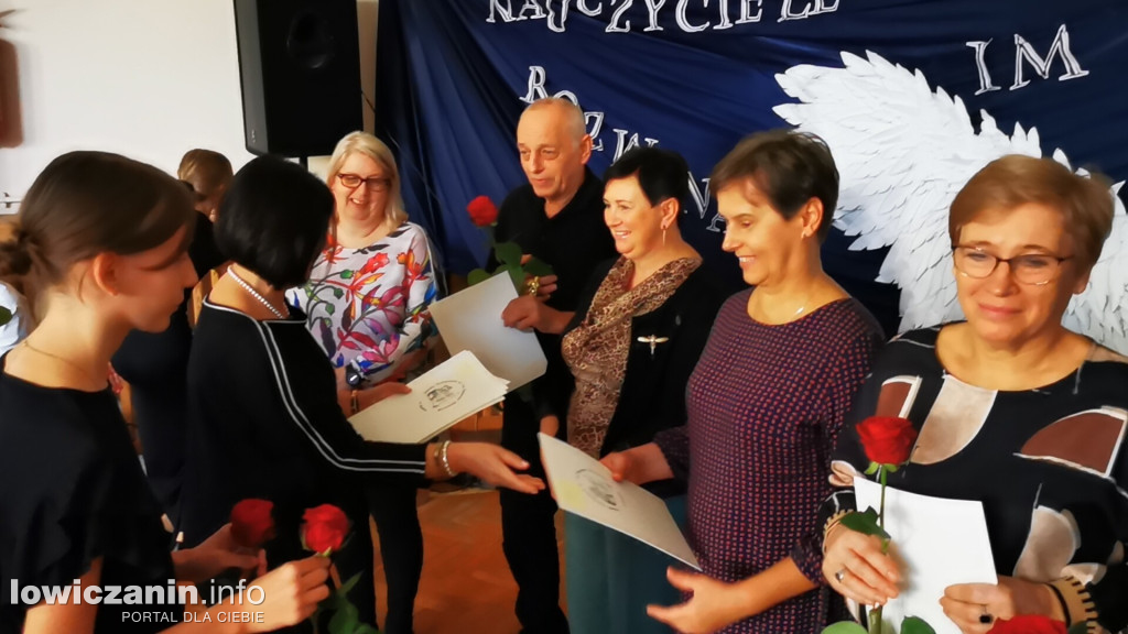SP1 Łowicz. Uroczystość z okazji Dnia Edukacji Narodowej