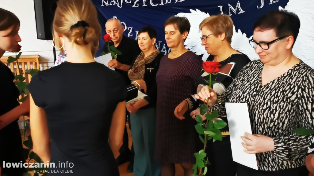 SP1 Łowicz. Uroczystość z okazji Dnia Edukacji Narodowej