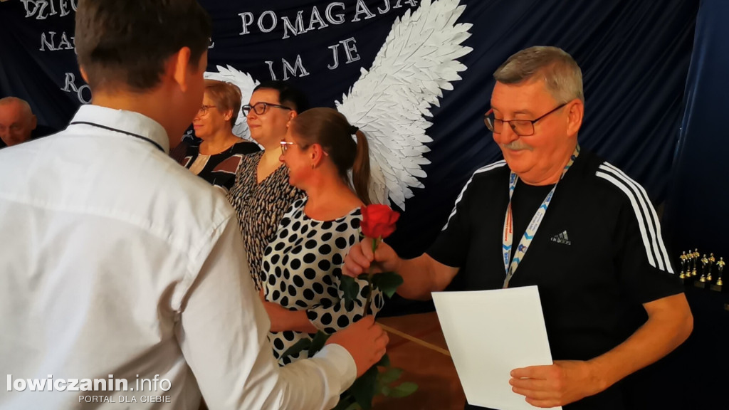 SP1 Łowicz. Uroczystość z okazji Dnia Edukacji Narodowej