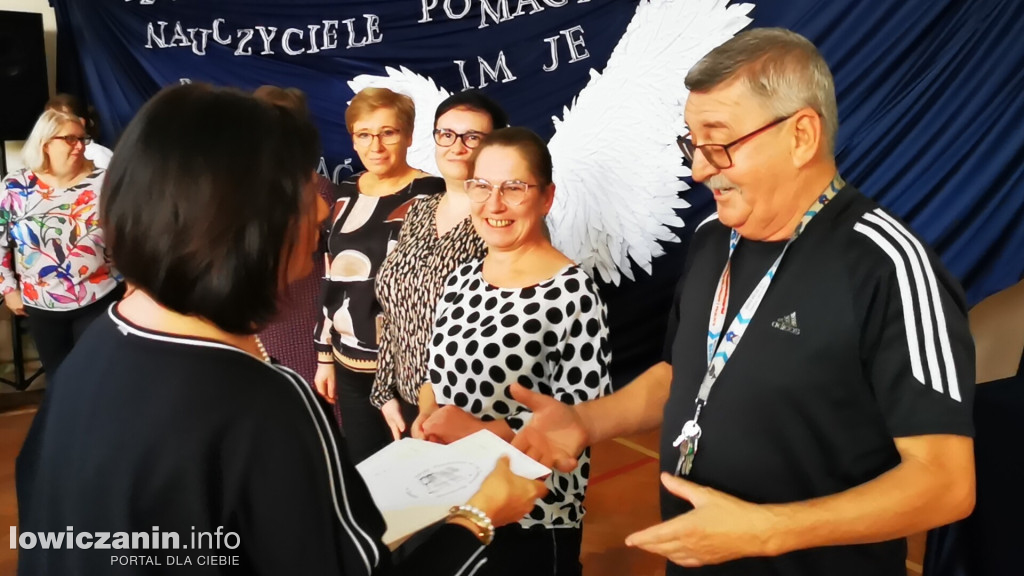 SP1 Łowicz. Uroczystość z okazji Dnia Edukacji Narodowej