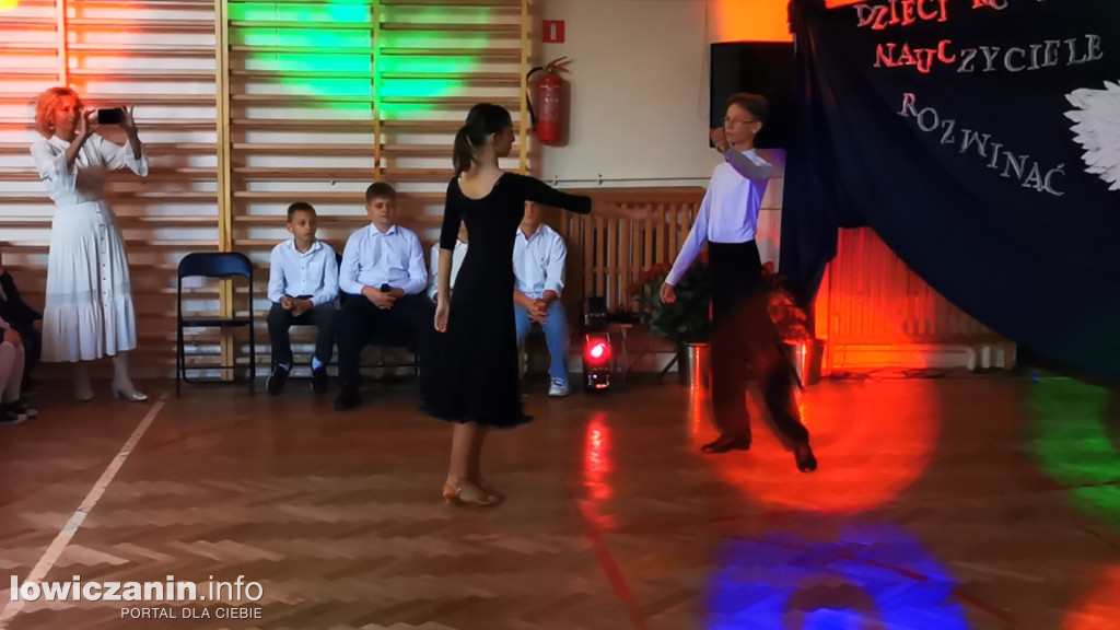 SP1 Łowicz. Uroczystość z okazji Dnia Edukacji Narodowej