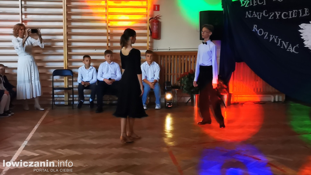 SP1 Łowicz. Uroczystość z okazji Dnia Edukacji Narodowej