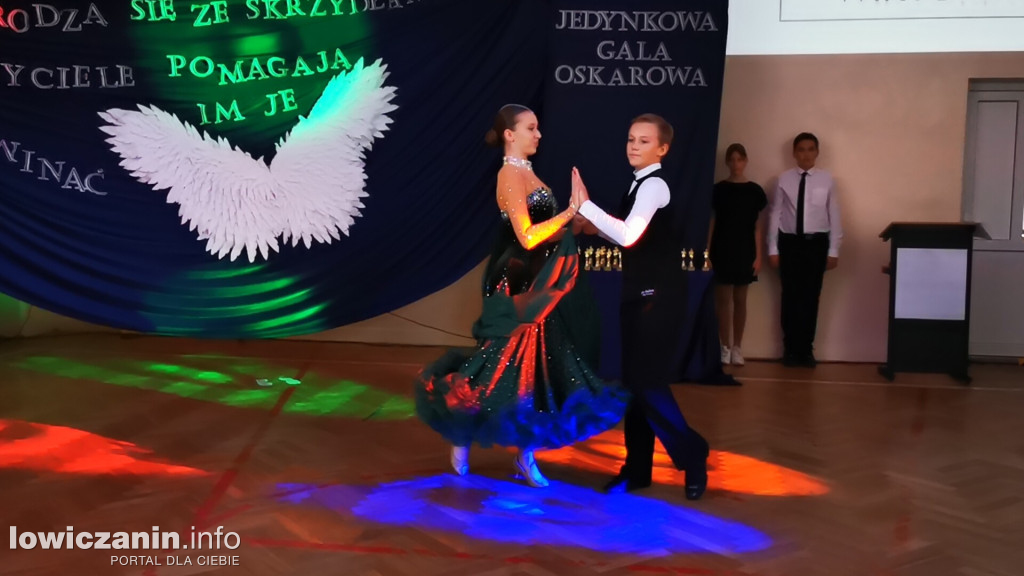 SP1 Łowicz. Uroczystość z okazji Dnia Edukacji Narodowej
