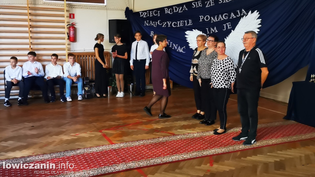 SP1 Łowicz. Uroczystość z okazji Dnia Edukacji Narodowej