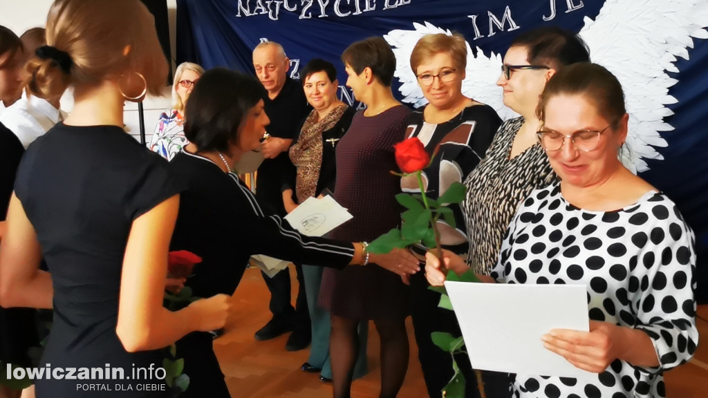 SP1 Łowicz. Uroczystość z okazji Dnia Edukacji Narodowej