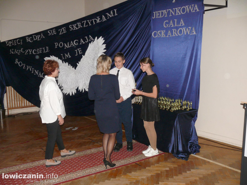 SP1 Łowicz. Uroczystość z okazji Dnia Edukacji Narodowej