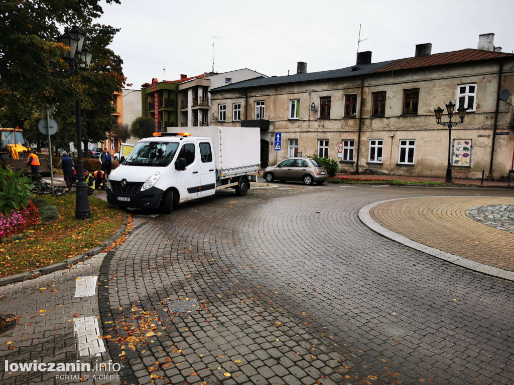 Zamknięcie ruchu i prace w Alejach Sienkiewicza w Łowiczu