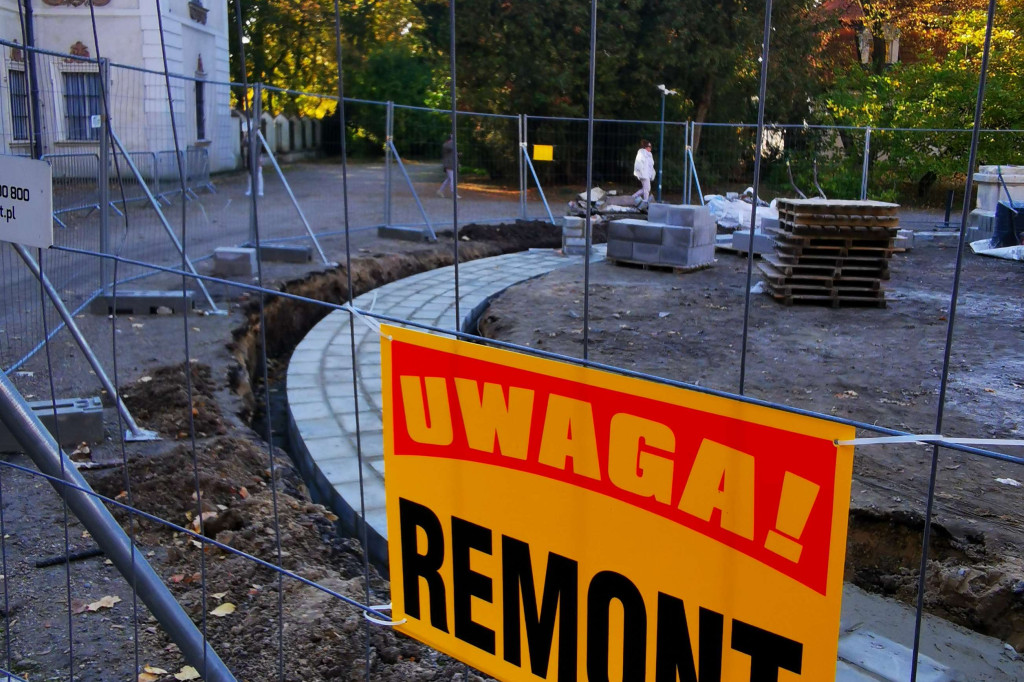 NIEBORÓW. Przebudowa podjazdu pod główne wejście do pałacu