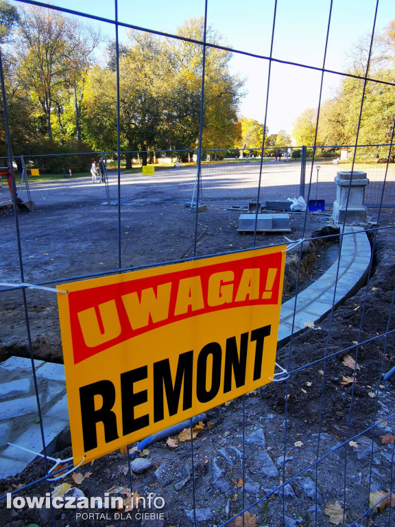 NIEBORÓW. Przebudowa podjazdu pod główne wejście do pałacu