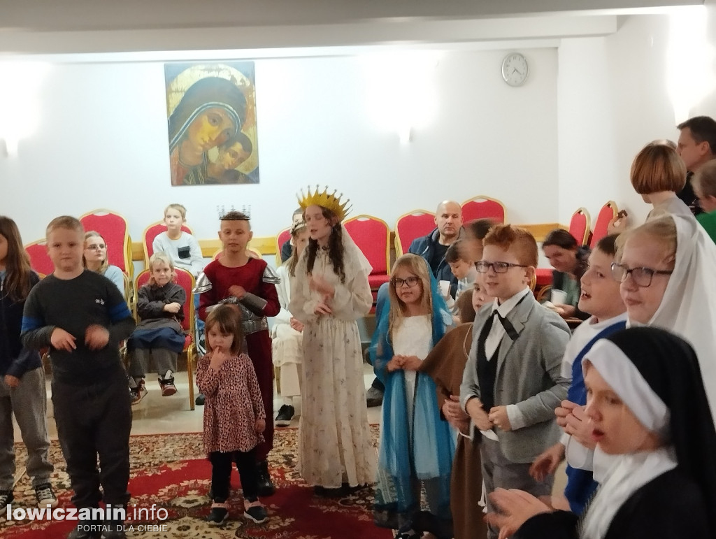 Noc Świętych w parafii katedralnej w Łowiczu