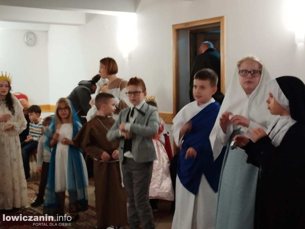 Noc Świętych w parafii katedralnej w Łowiczu