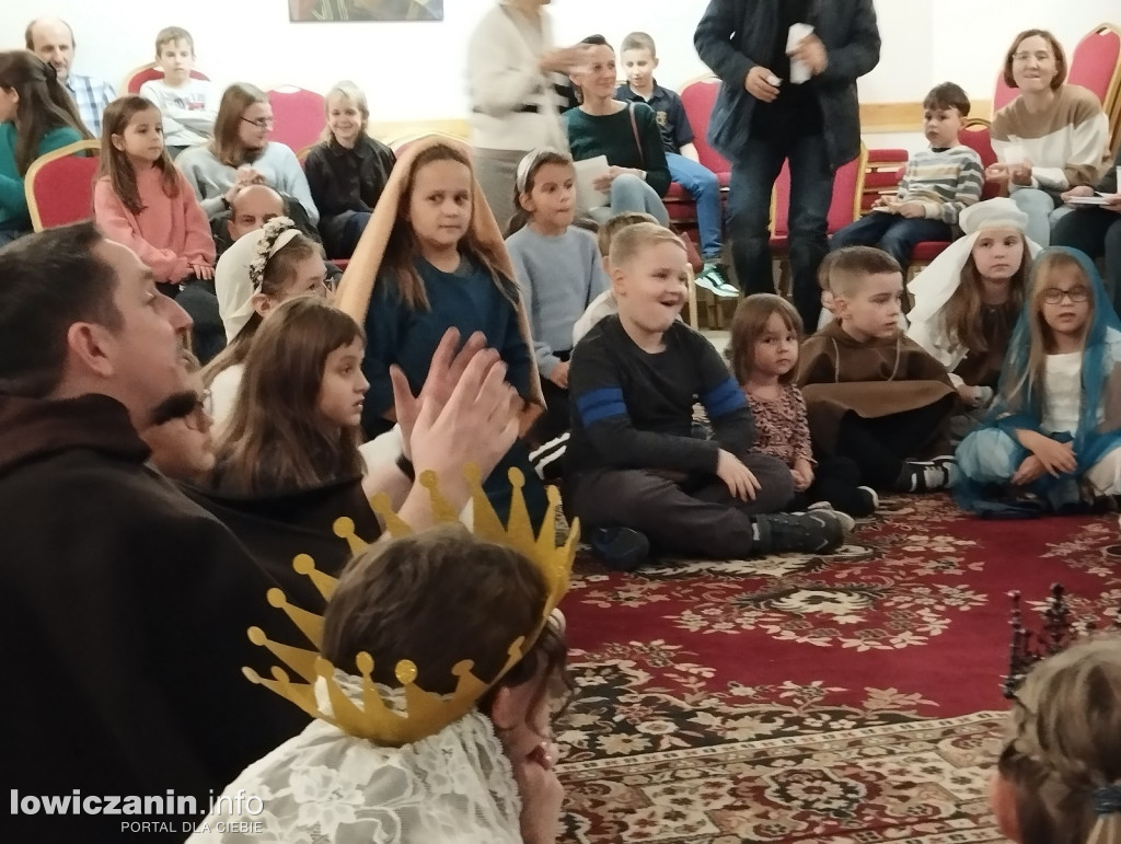 Noc Świętych w parafii katedralnej w Łowiczu