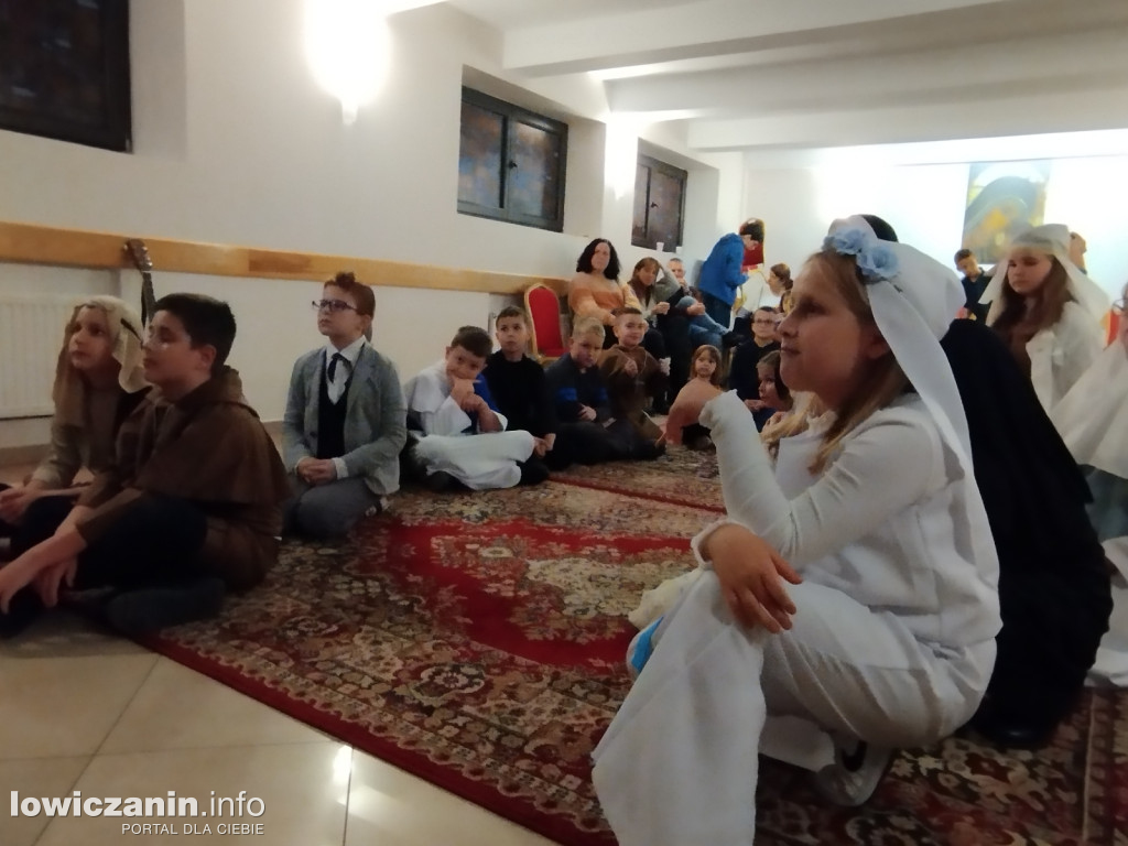 Noc Świętych w parafii katedralnej w Łowiczu