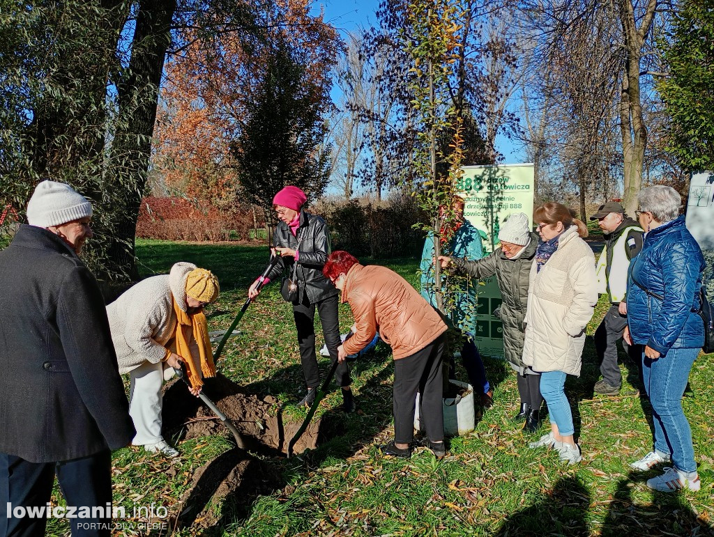 ŁUTW posadził kolejne drzewo z fundacją Prolas