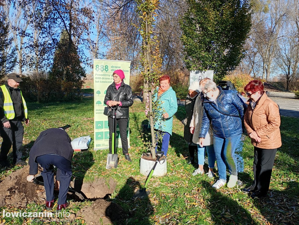 ŁUTW posadził kolejne drzewo z fundacją Prolas