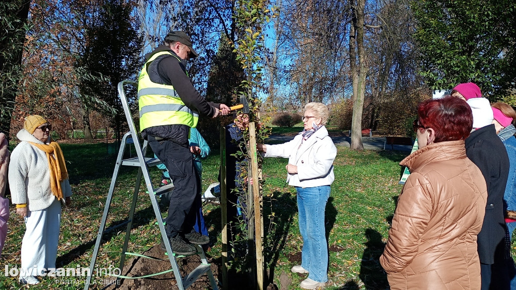 ŁUTW posadził kolejne drzewo z fundacją Prolas