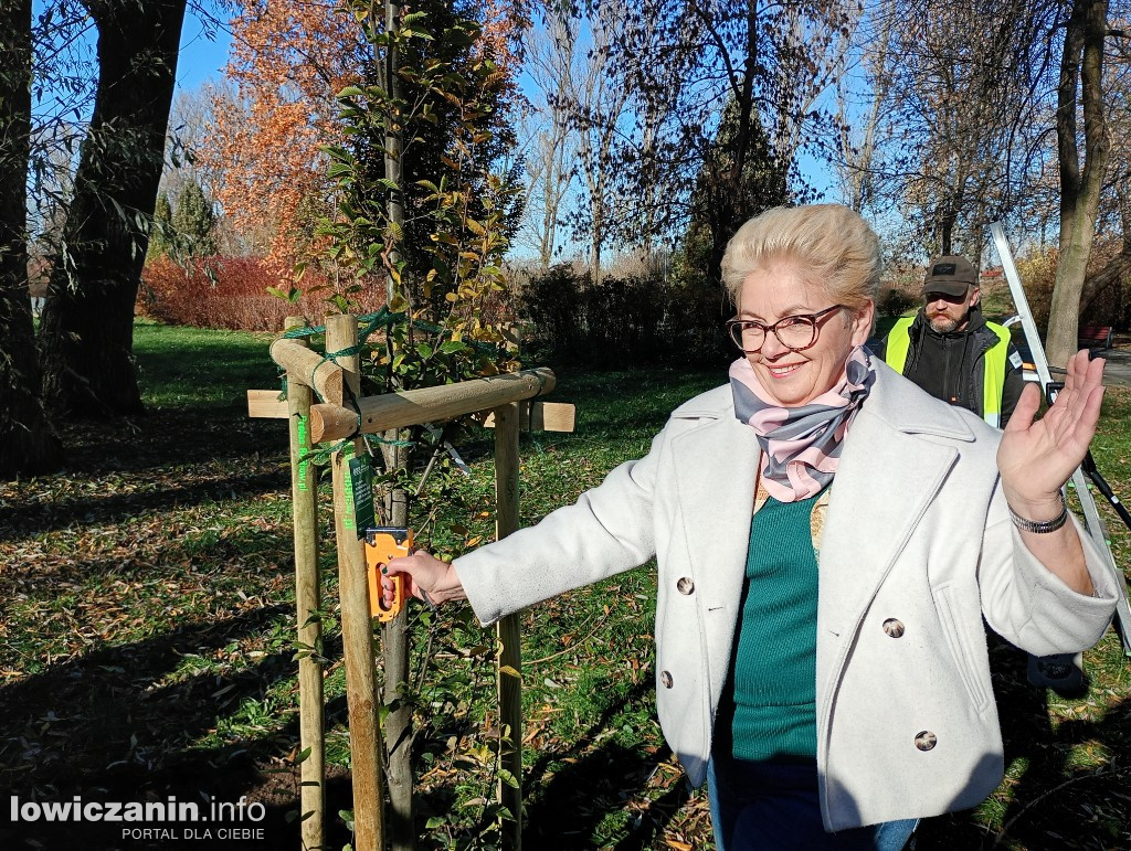 ŁUTW posadził kolejne drzewo z fundacją Prolas